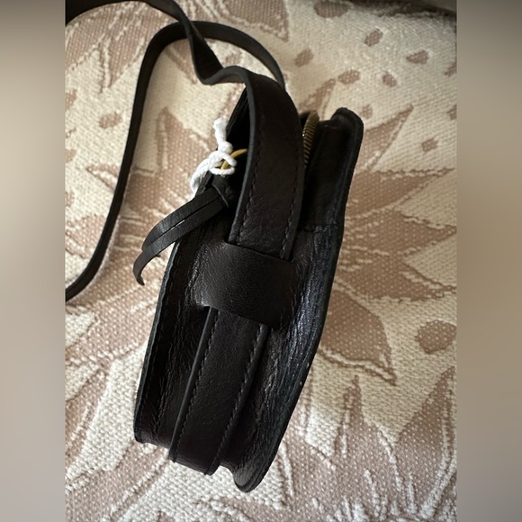 NWT Madewell Circle Crossbody Bag - Picture 4 of 6
